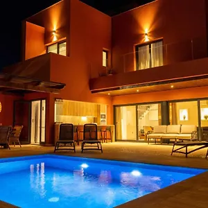 https://villa-privada-de-lujo-con-piscina-villa-sabi-sabi.in-canary-islands.com